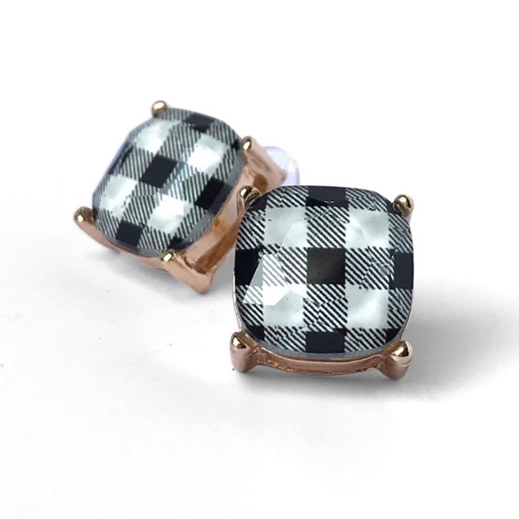 ✌🏼 #1261 Modern Black And White Checkered Plaid Earrings - Picture 6 of 15